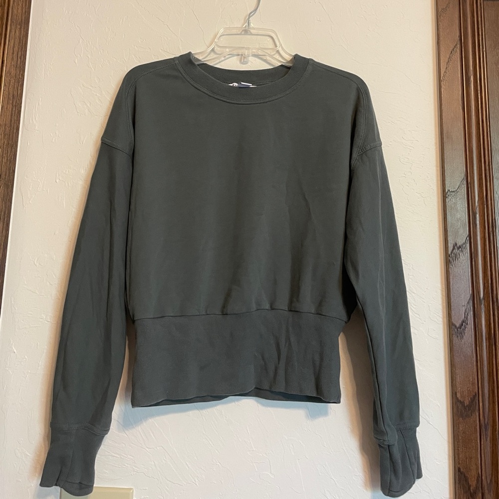 Athleta Women’s sweatshirt